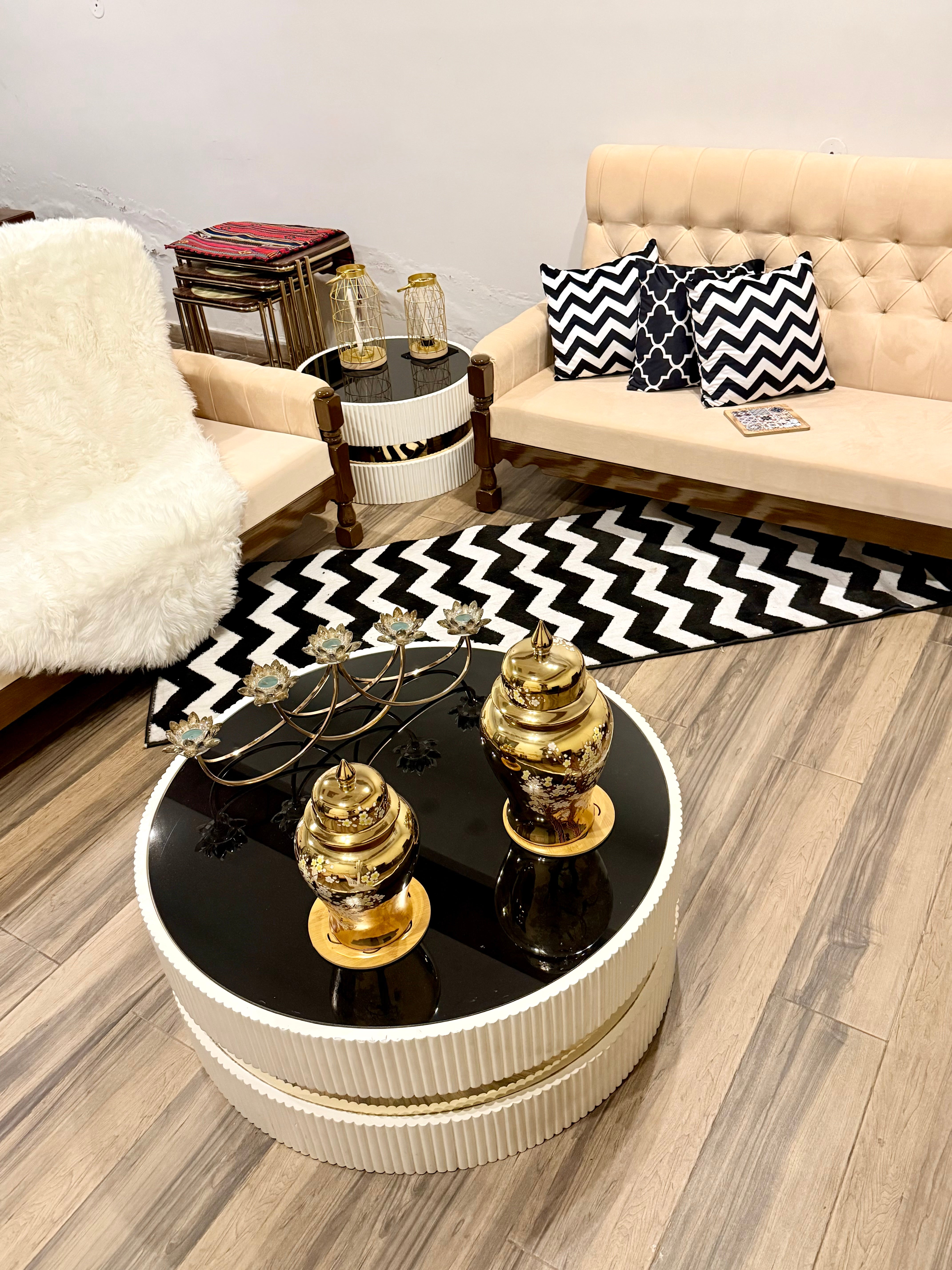 Modern Black and White Chevron Rug Runner - 3x6 ft, Stylish and Versatile Design